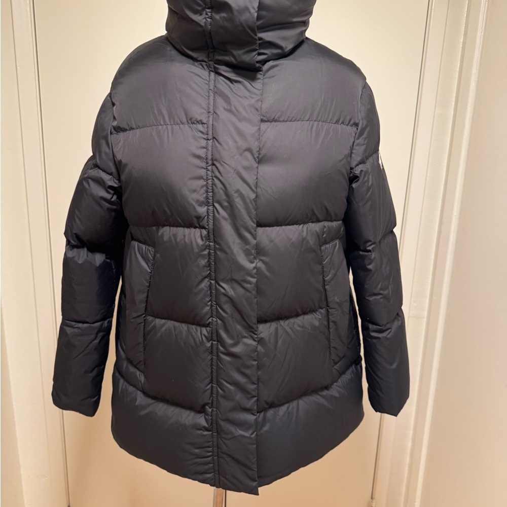 Moncler Black Puffer Jacket with Hood and Quilted Design